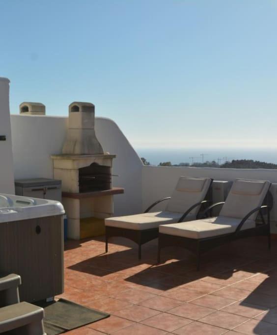 Atico Con Jacuzzi Vista Mar Y Montana Apartment มิฮาส ภายนอก รูปภาพ