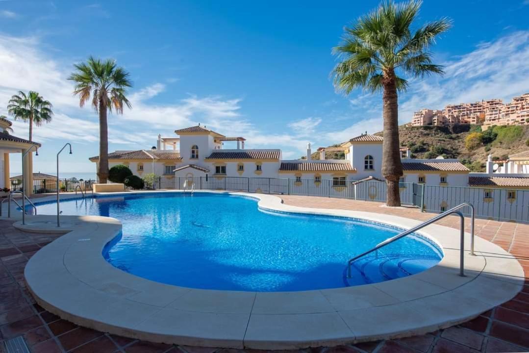 Atico Con Jacuzzi Vista Mar Y Montana Apartment มิฮาส ภายนอก รูปภาพ