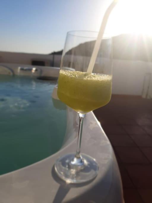 Atico Con Jacuzzi Vista Mar Y Montana Apartment มิฮาส ภายนอก รูปภาพ