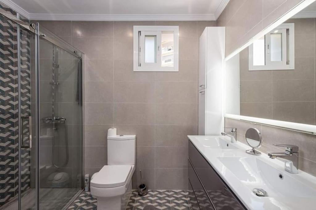 Atico Con Jacuzzi Vista Mar Y Montana Apartment มิฮาส ภายนอก รูปภาพ
